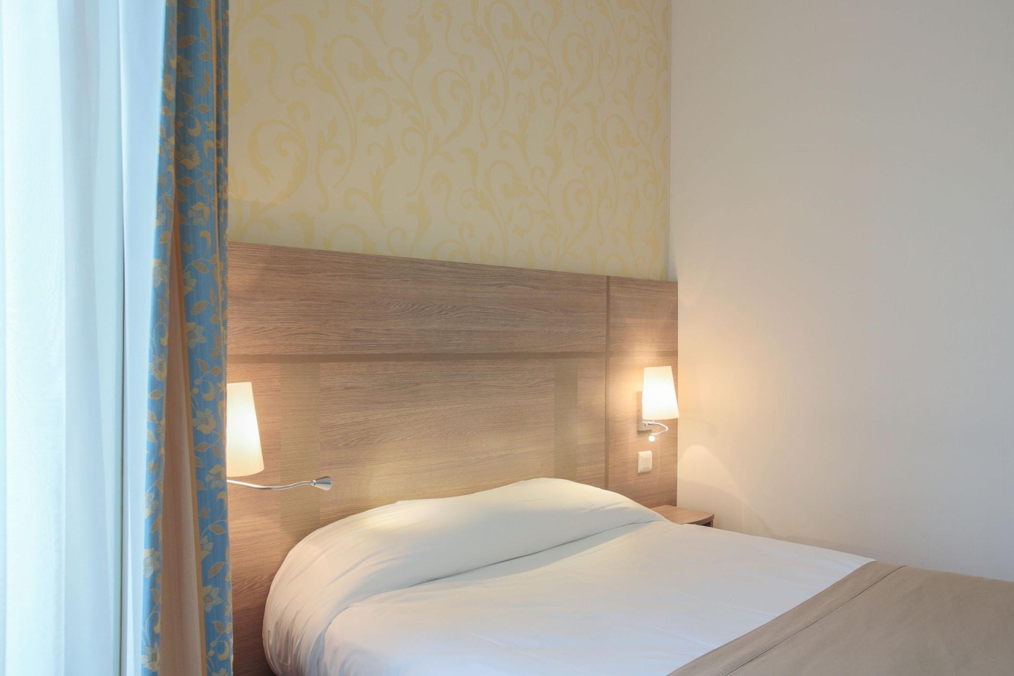 פריז Grand Hotel Du Loiret מראה חיצוני תמונה