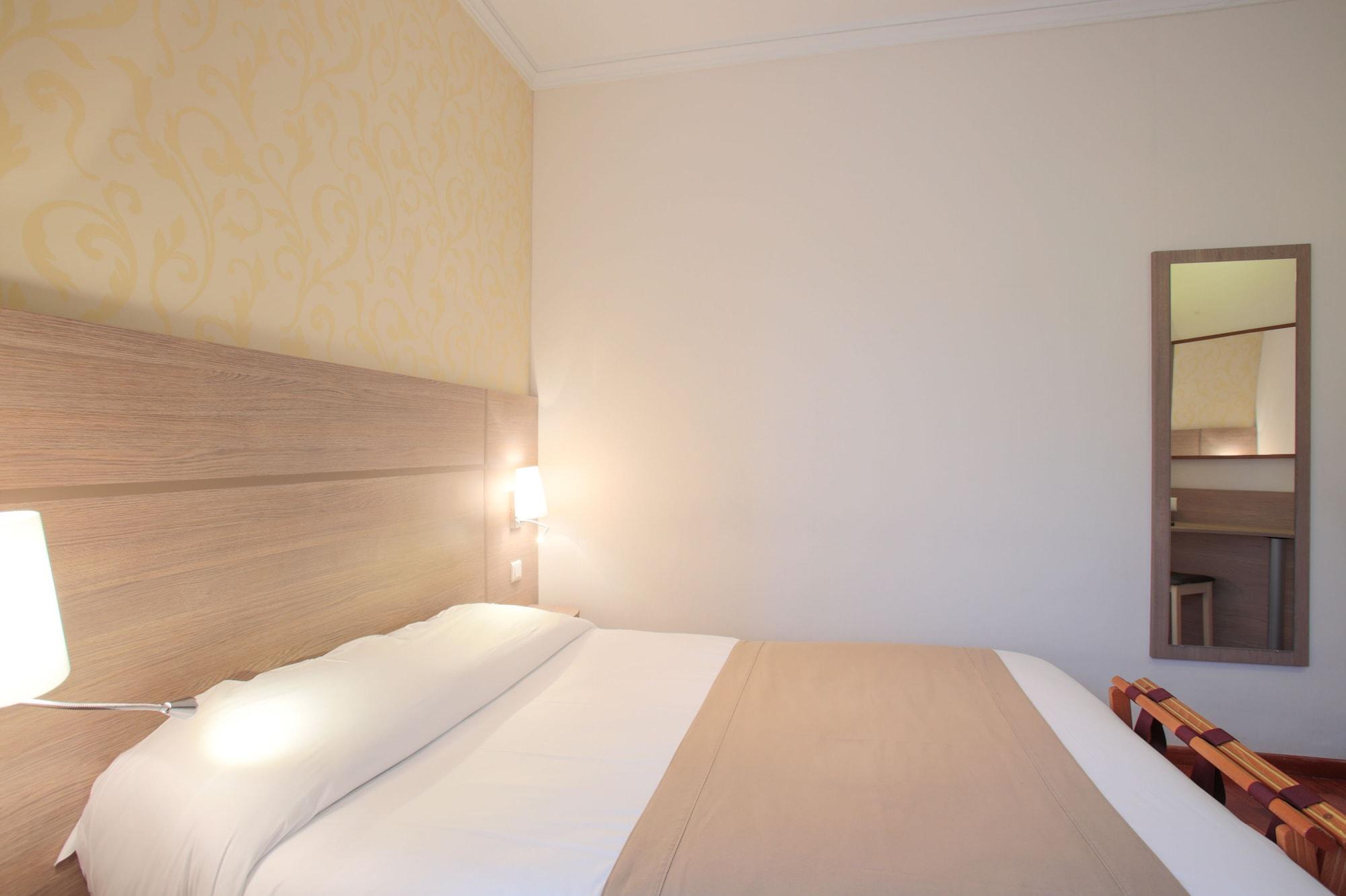 פריז Grand Hotel Du Loiret מראה חיצוני תמונה